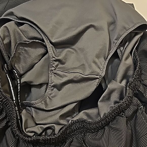 Nike men's swimming trunks size small - Picture 9 of 10